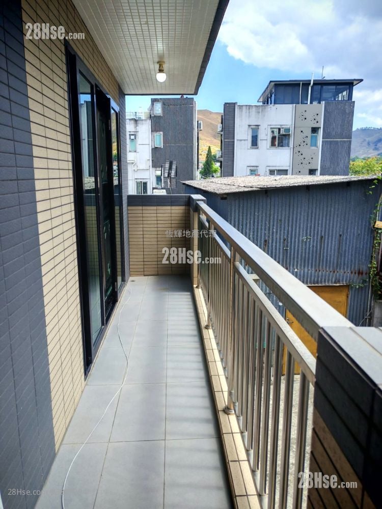 村屋 租盤 3 房 , 1 浴室 700 平方呎