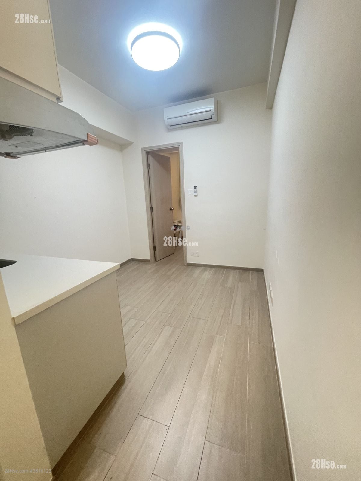 鸿运大楼 租盘 250 平方尺