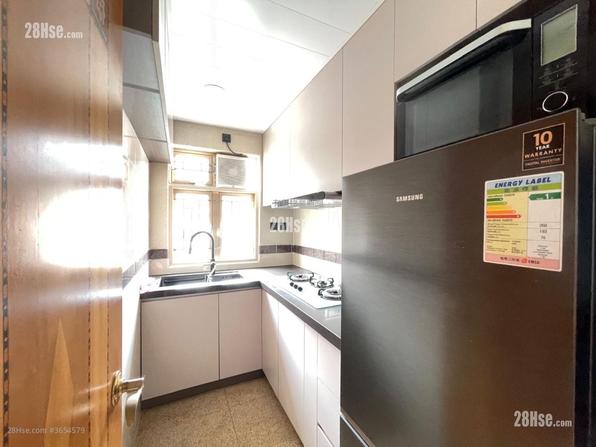 Village Rental 3 Bedrooms , 2 Bathrooms 700 ft²