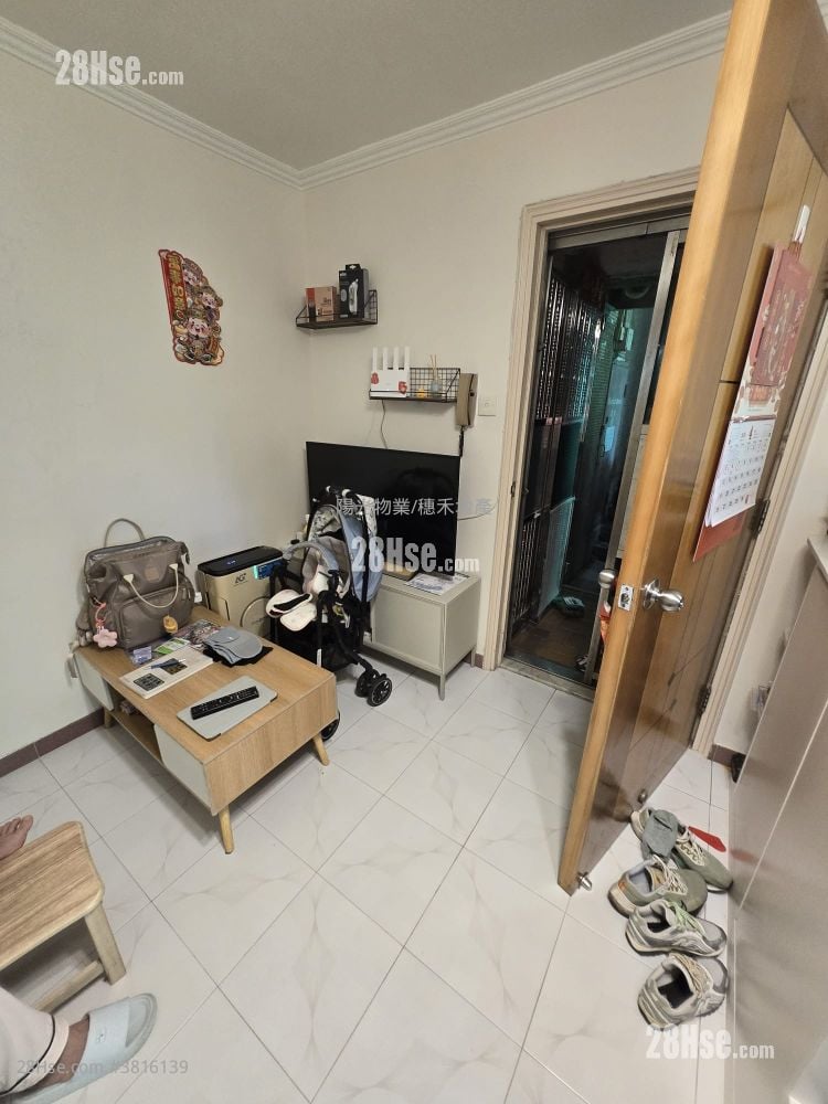 Sui Wo Court Sell 2 Bedrooms , 1 Bathroom 411 ft²