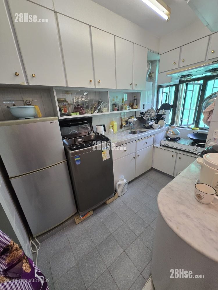 Sui Wo Court Sell 2 Bedrooms , 1 Bathroom 411 ft²