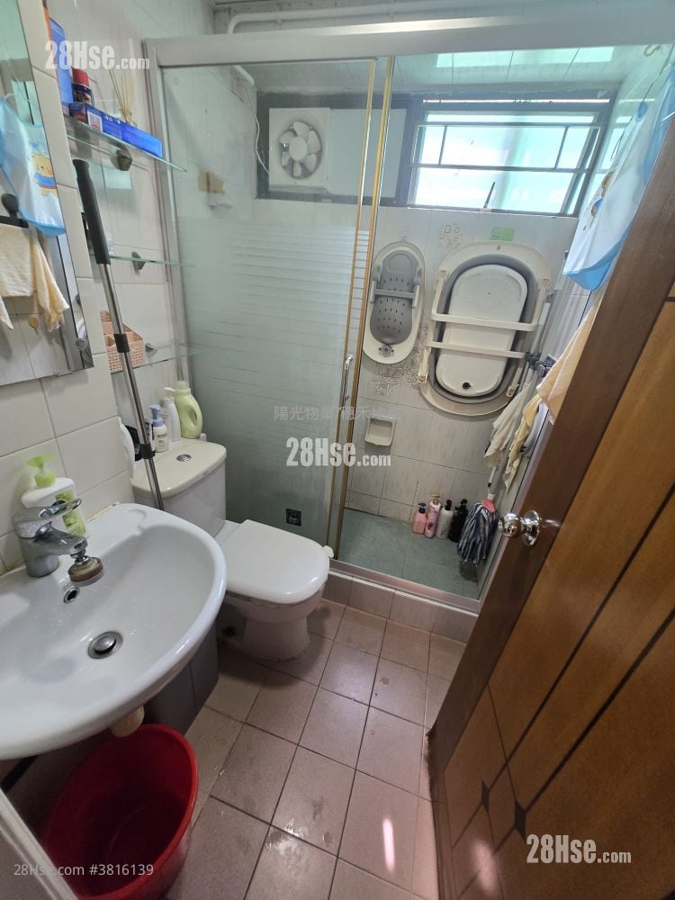Sui Wo Court Sell 2 Bedrooms , 1 Bathroom 411 ft²
