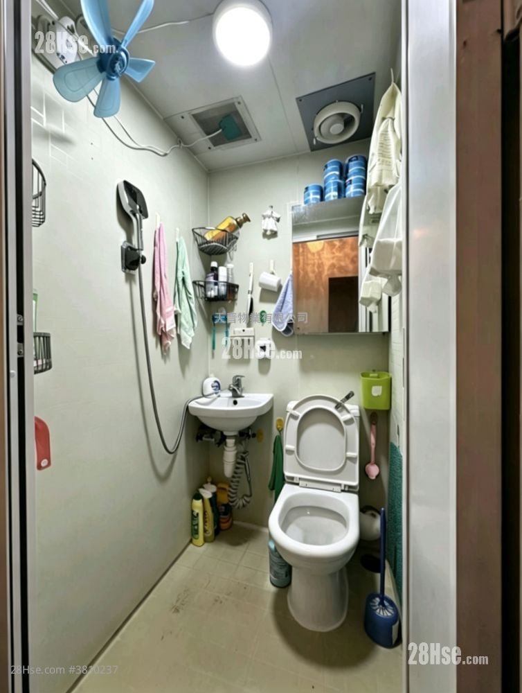 荣林大厦 售盘 2 房 , 1 浴室 270 平方尺