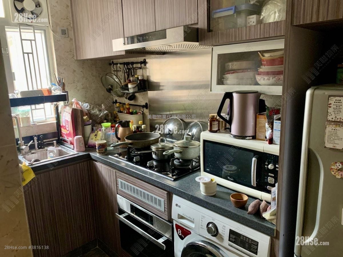 Bauhinia Garden Sell 2 Bedrooms , 1 Bathroom 431 ft²