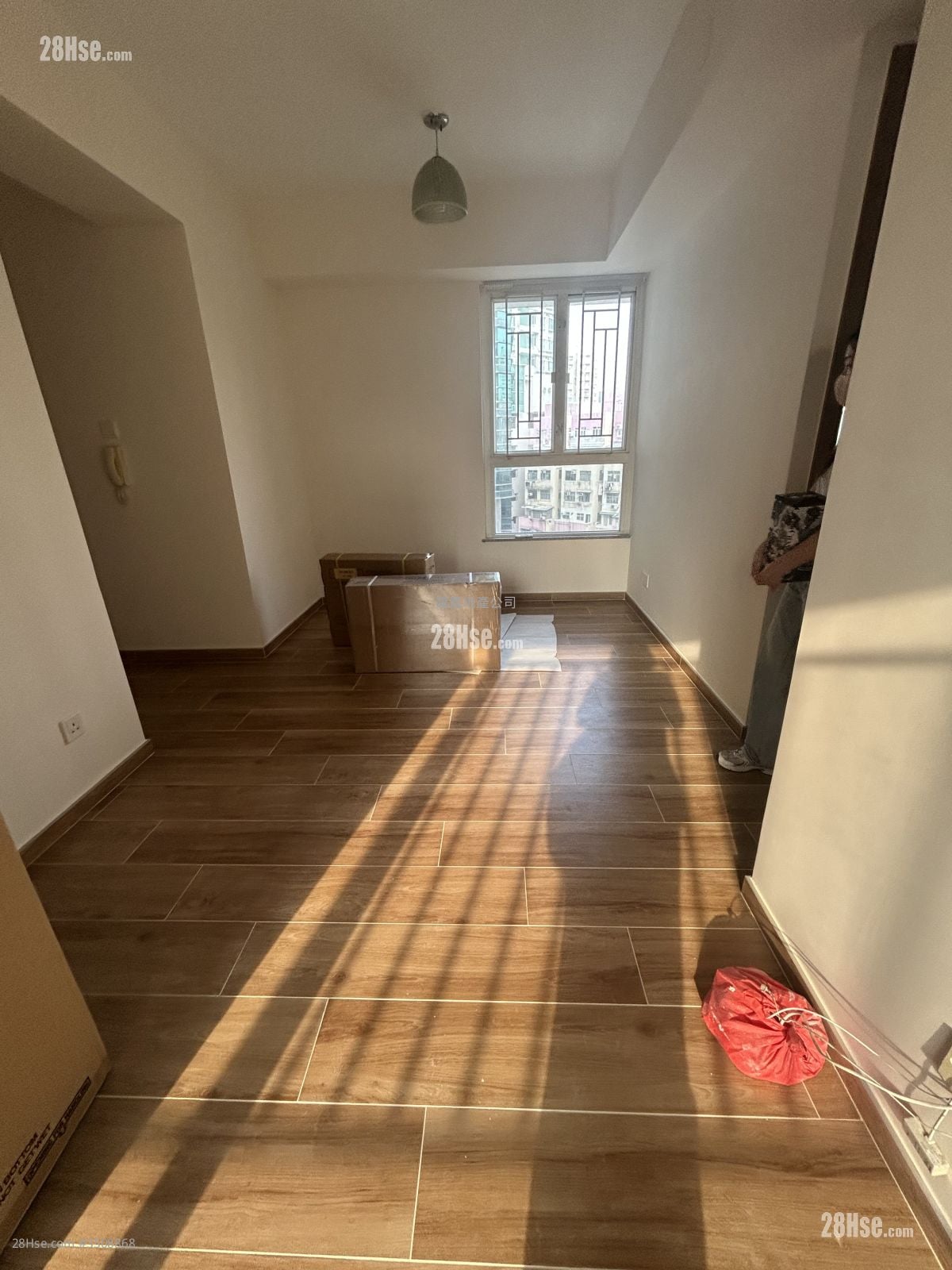 新港豪庭 租盤 3 房 , 1 浴室 464 平方呎