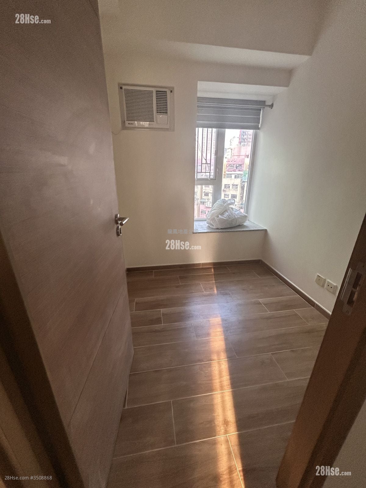 新港豪庭 租盤 3 房 , 1 浴室 464 平方呎