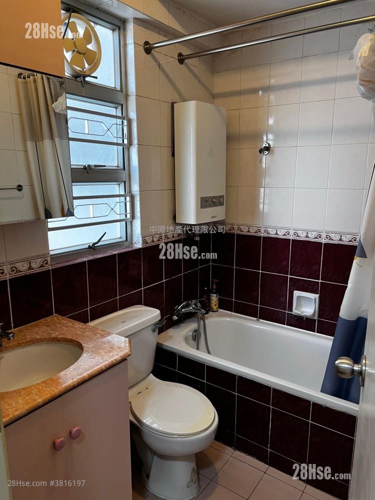 浴室: 寶石大廈 售盤 3 房 , 2 浴室 596 平方呎