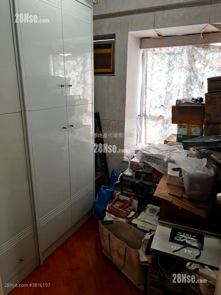 睡房 1: 寶石大廈 售盤 3 房 , 2 浴室 596 平方呎