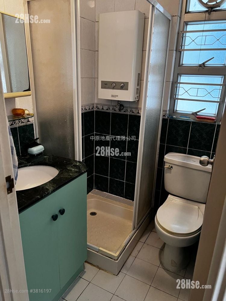 浴室: 寶石大廈 售盤 3 房 , 2 浴室 596 平方呎