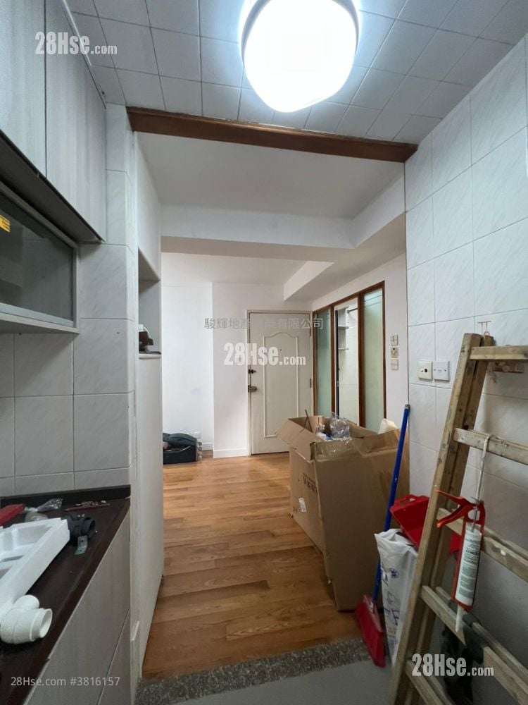 Wai Ching Court Sell 2 Bedrooms , 1 Bathroom 270 ft²