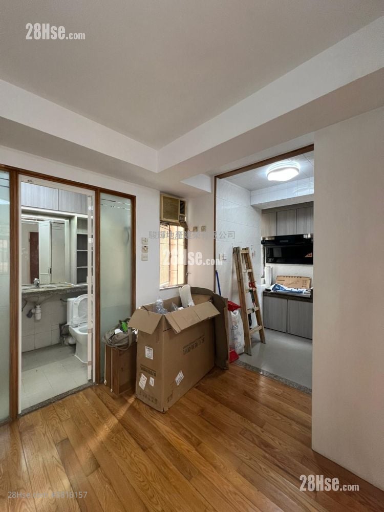 Wai Ching Court Sell 2 Bedrooms , 1 Bathroom 270 ft²