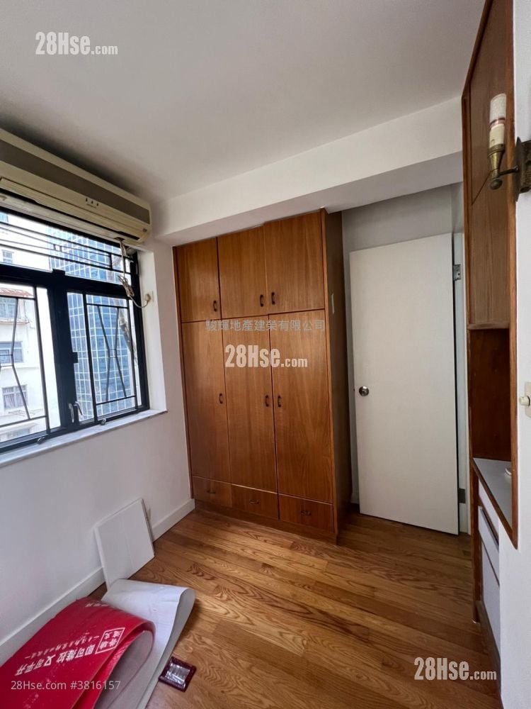 Wai Ching Court Sell 2 Bedrooms , 1 Bathroom 270 ft²