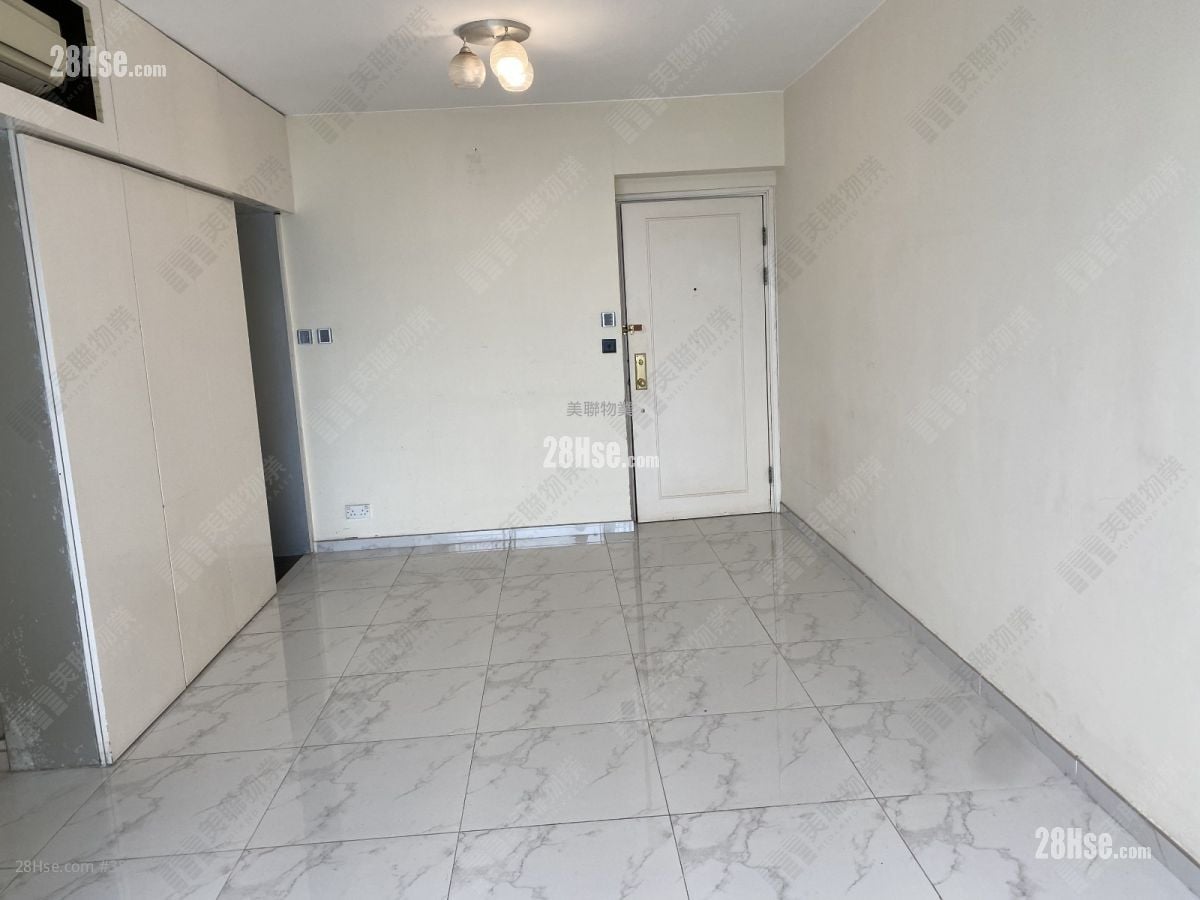 Island Resort Sell 3 Bedrooms , 2 Bathrooms 811 ft²