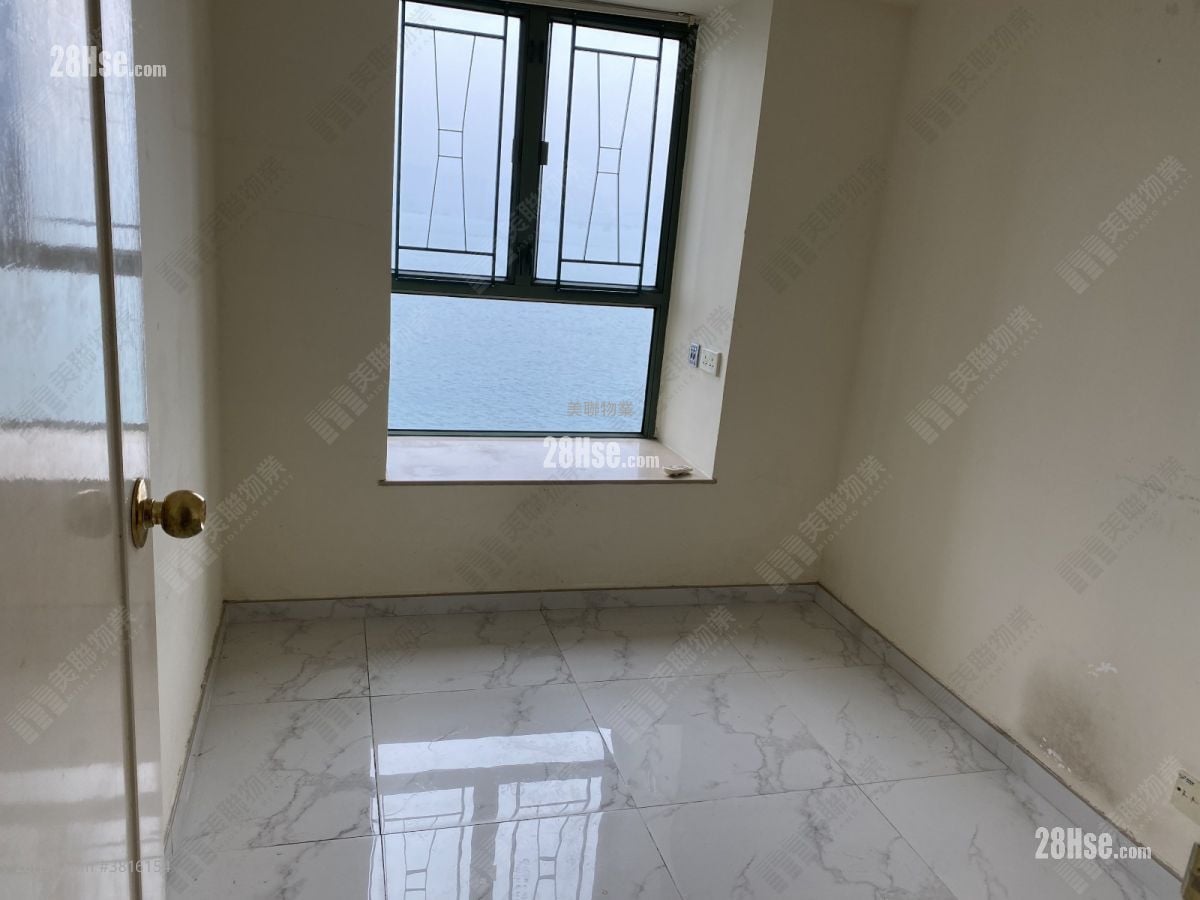 Island Resort Sell 3 Bedrooms , 2 Bathrooms 811 ft²