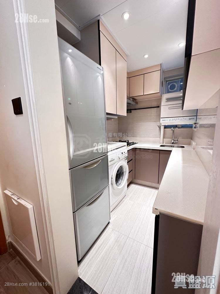 The Metro City Rental 2 Bedrooms , 1 Bathroom 418 ft²