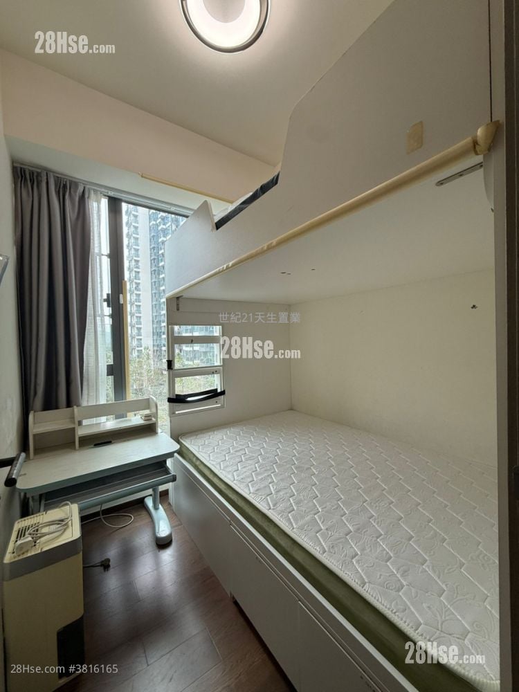 Le Pont Rental 4 Bedrooms , 2 Bathrooms 797 ft²