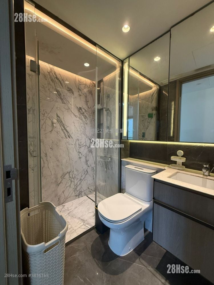 Le Pont Rental 4 Bedrooms , 2 Bathrooms 797 ft²