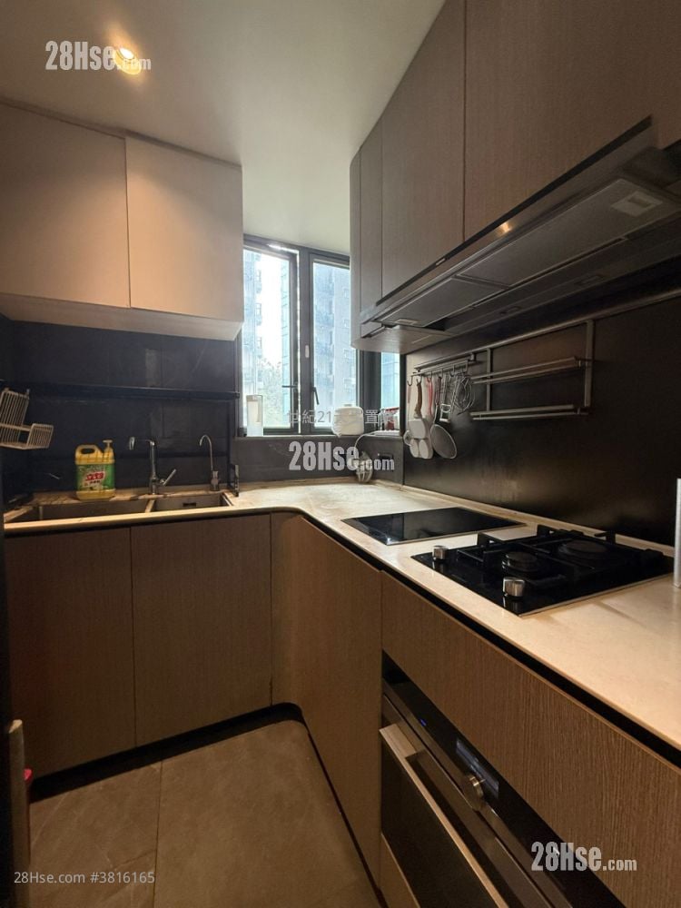 Le Pont Rental 4 Bedrooms , 2 Bathrooms 797 ft²