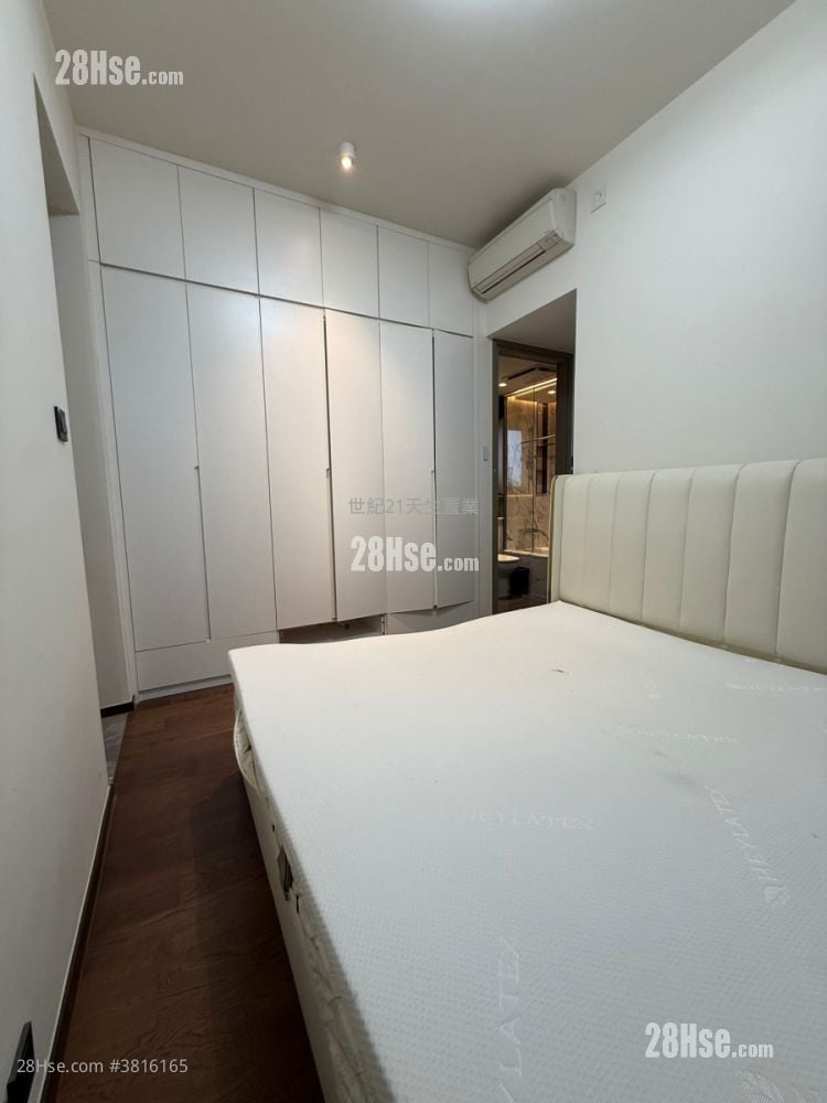Le Pont Rental 4 Bedrooms , 2 Bathrooms 797 ft²