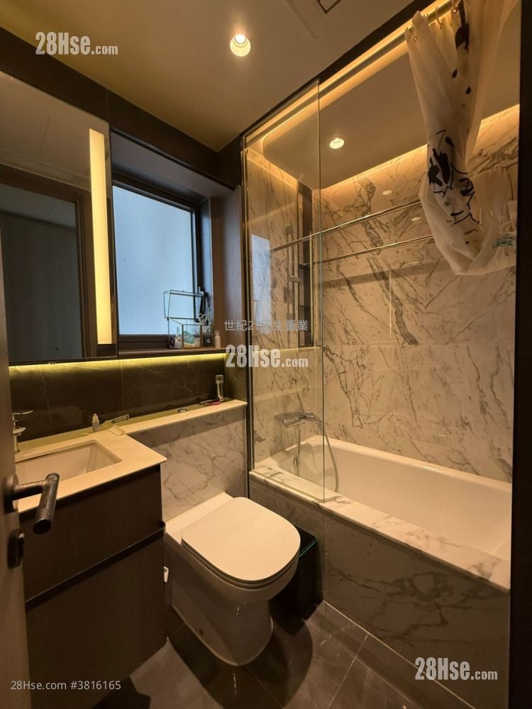 Le Pont Rental 4 Bedrooms , 2 Bathrooms 797 ft²