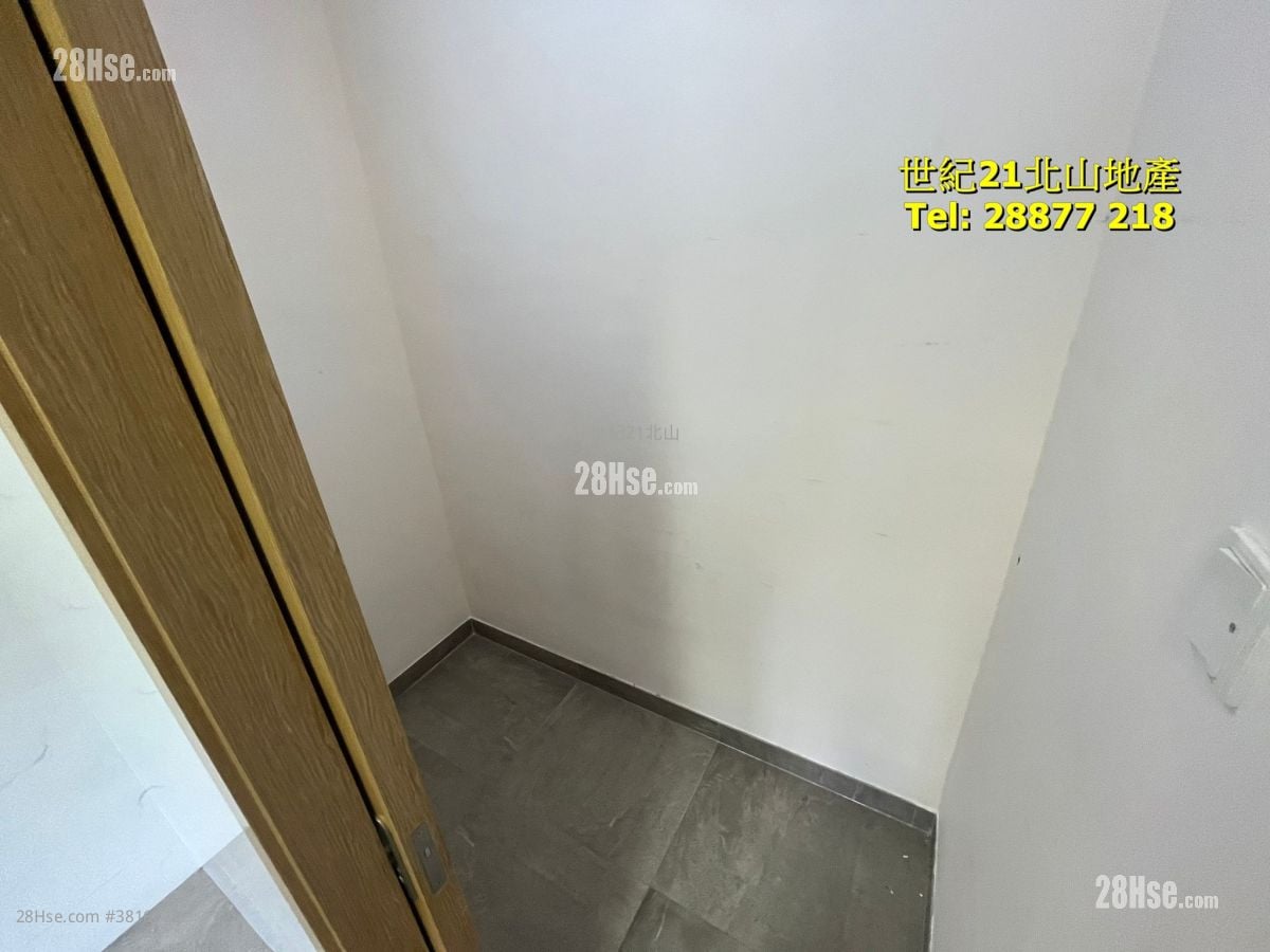 Dragon Court Rental 3 Bedrooms , 2 Bathrooms 1,143 ft²