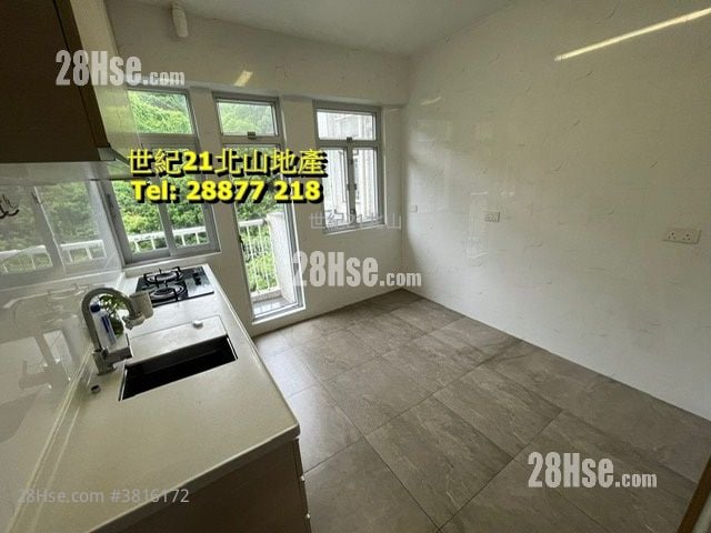 Dragon Court Rental 3 Bedrooms , 2 Bathrooms 1,143 ft²