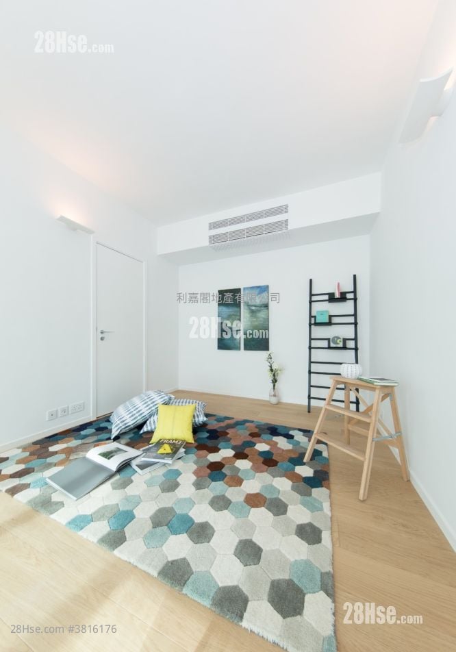 雅麗居 售盤 3 房 1,830 平方呎