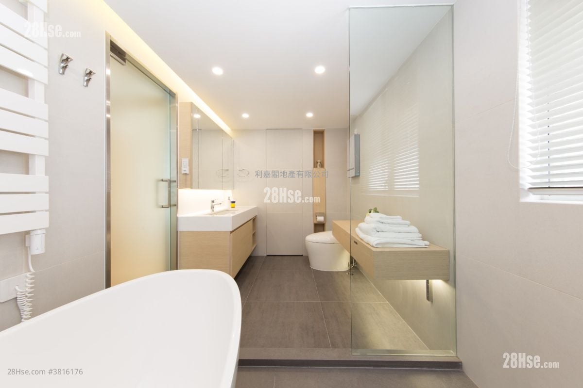 雅麗居 售盤 3 房 1,830 平方呎