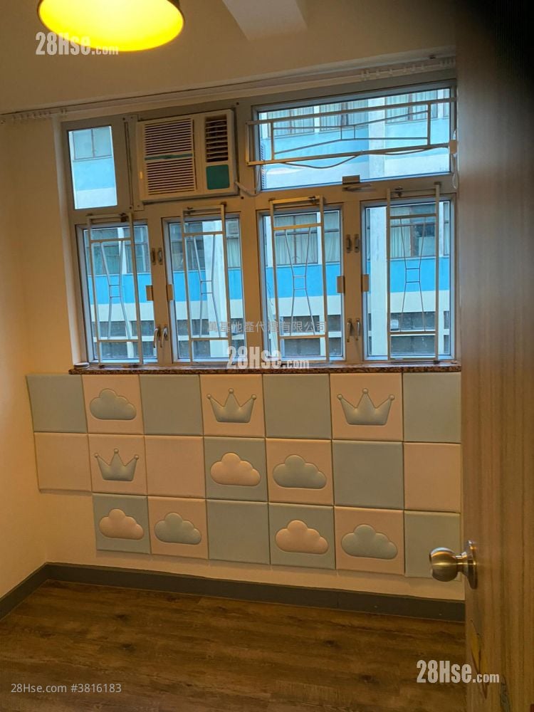 Nam Kiu Mansion Sell 2 Bedrooms , 1 Bathroom 302 ft²