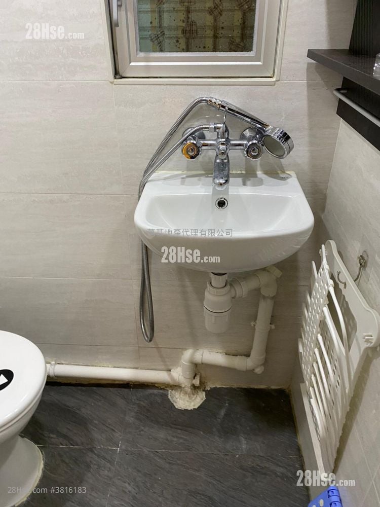 Nam Kiu Mansion Sell 2 Bedrooms , 1 Bathroom 302 ft²