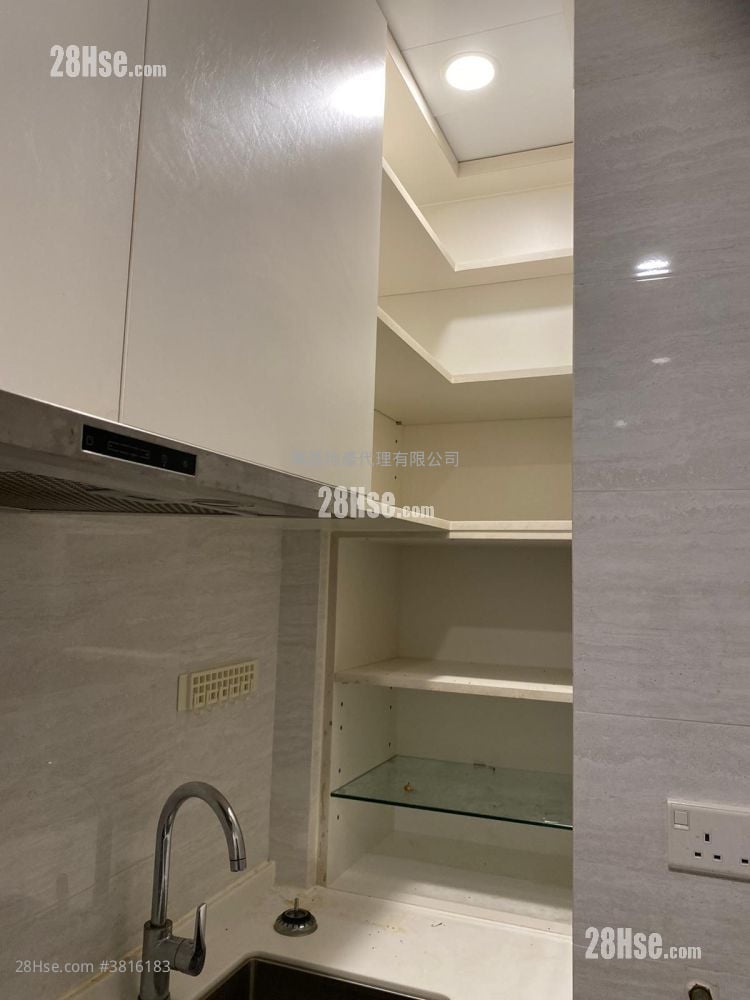 Nam Kiu Mansion Sell 2 Bedrooms , 1 Bathroom 302 ft²