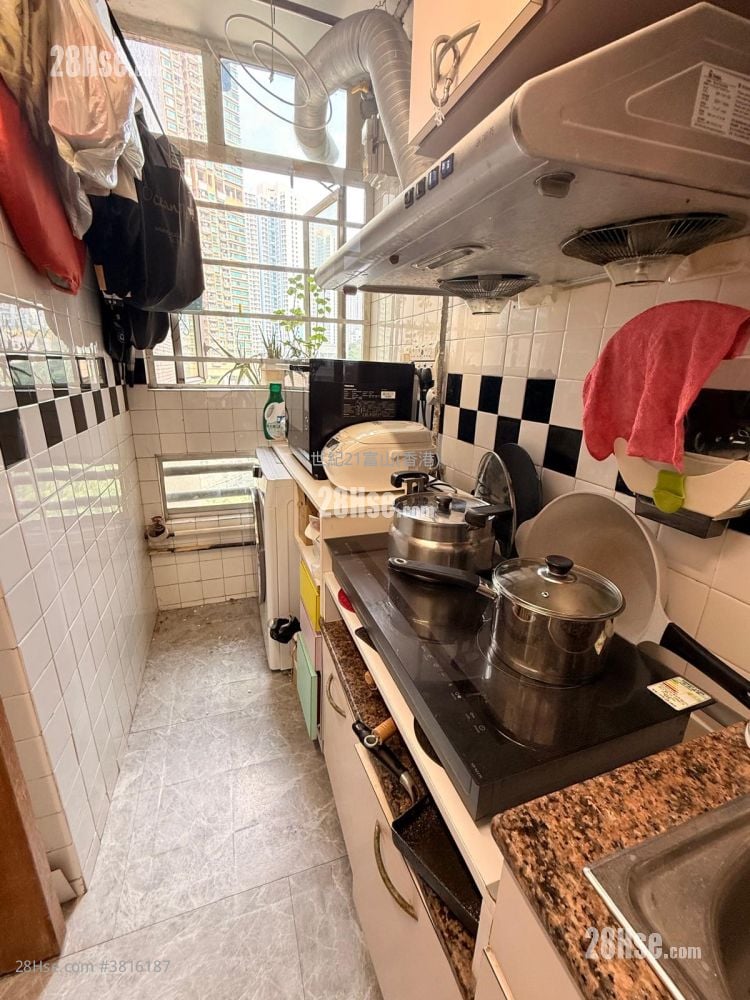 Fung Chuen Court Sell 2 Bedrooms , 1 Bathroom 443 ft²