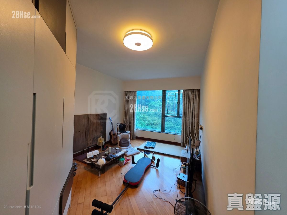 Greenwodd Regency Sell 4 Bedrooms , 2 Bathrooms 1,587 ft²