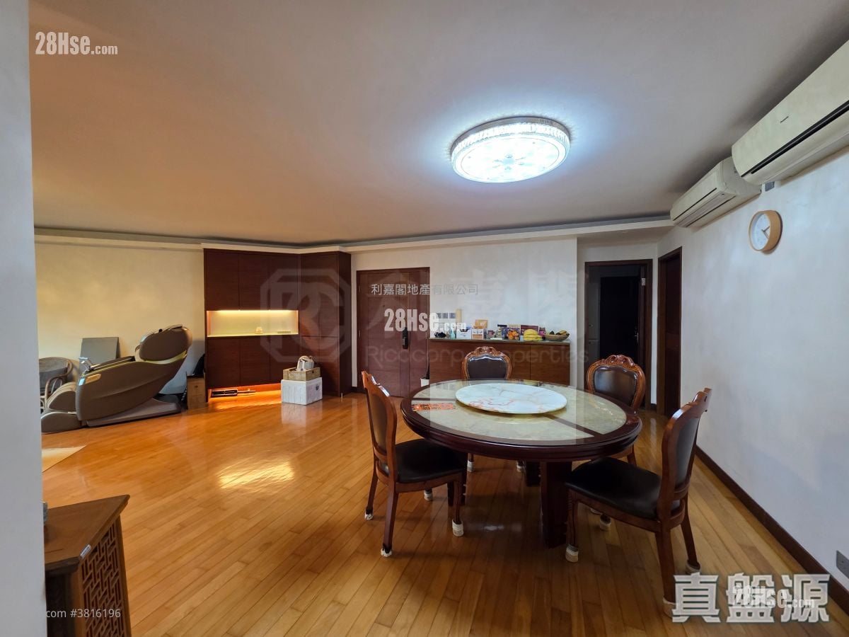 Greenwodd Regency Sell 4 Bedrooms , 2 Bathrooms 1,587 ft²