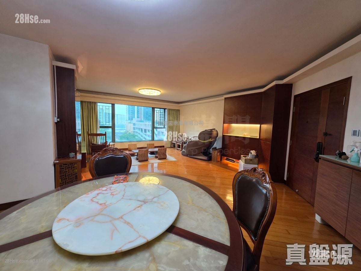 Greenwodd Regency Sell 4 Bedrooms , 2 Bathrooms 1,587 ft²