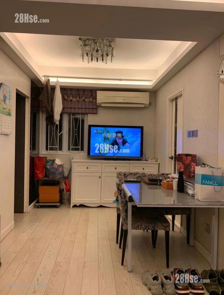 Bell House Sell 3 Bedrooms , 1 Bathroom 459 ft²