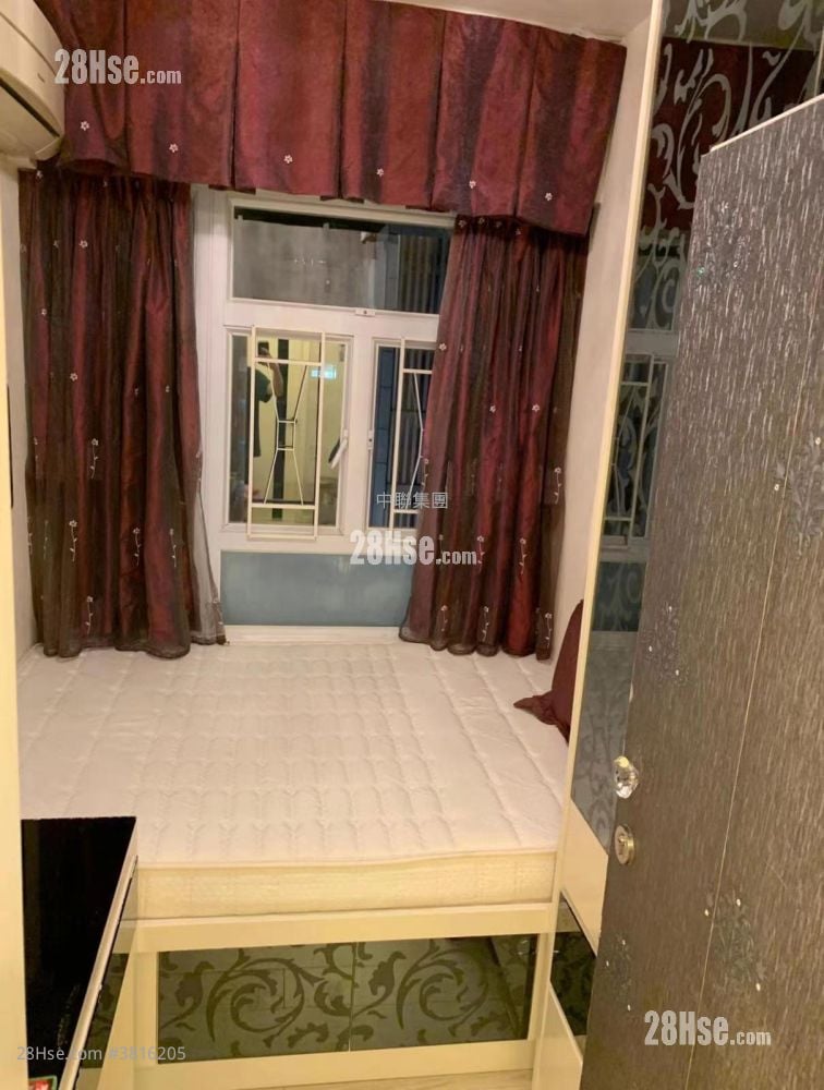 Bell House Sell 3 Bedrooms , 1 Bathroom 459 ft²