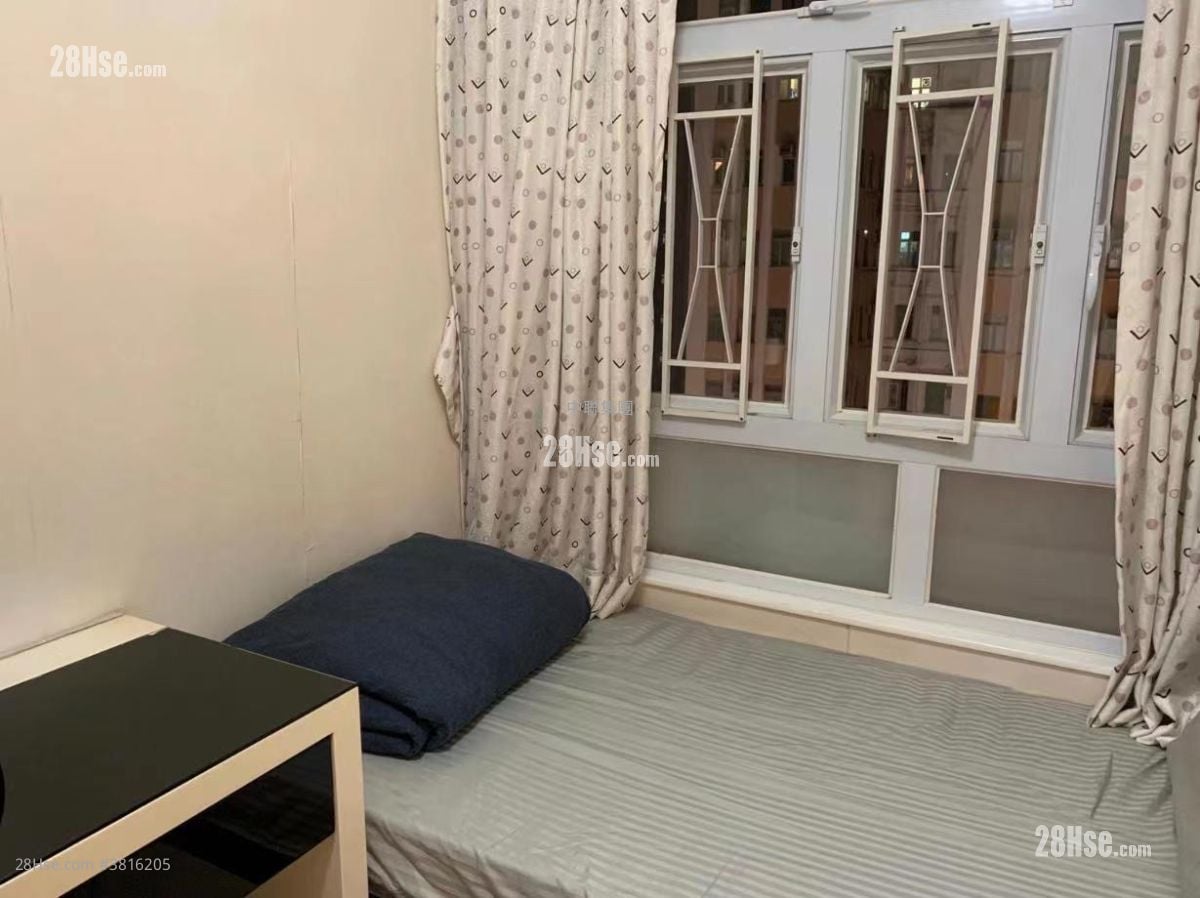 Bell House Sell 3 Bedrooms , 1 Bathroom 459 ft²