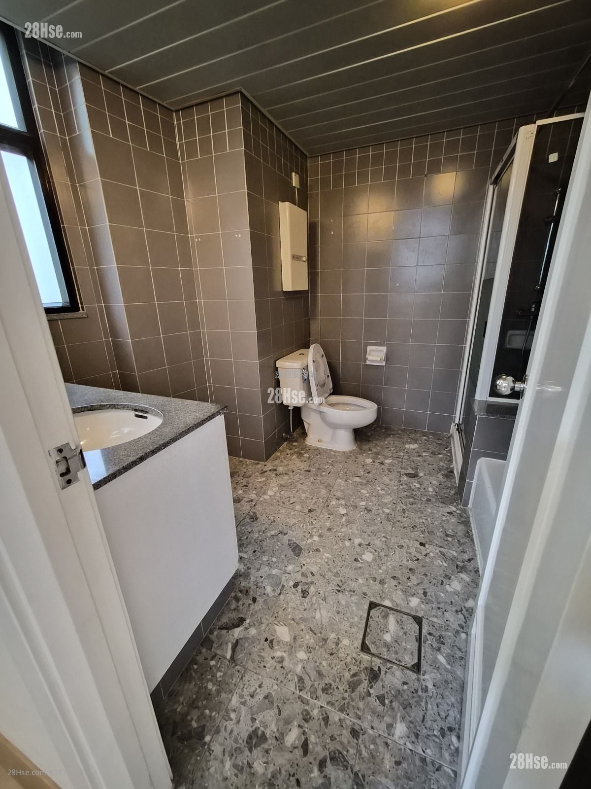 芳苑 租盘 3 房 , 3 浴室 1,460 平方尺