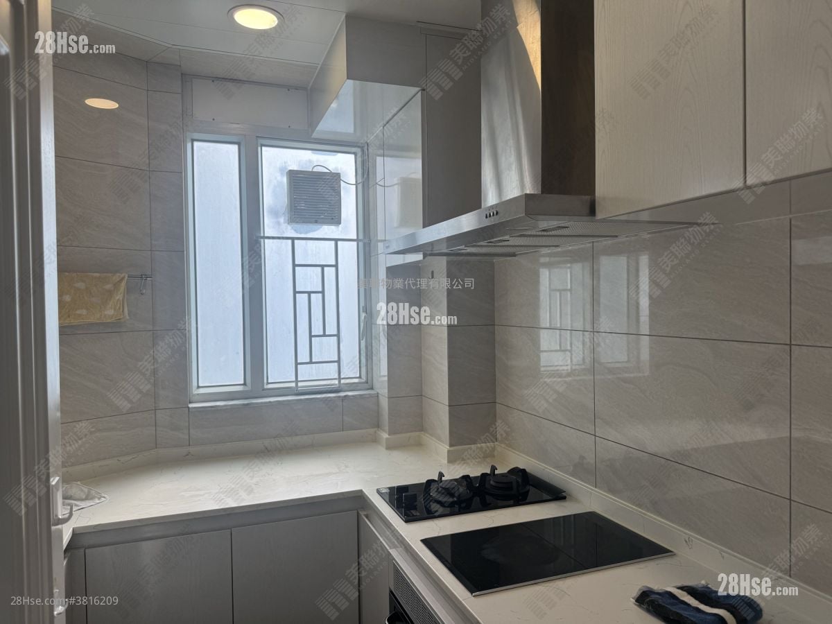 Hemera Sell 3 Bedrooms 788 ft²