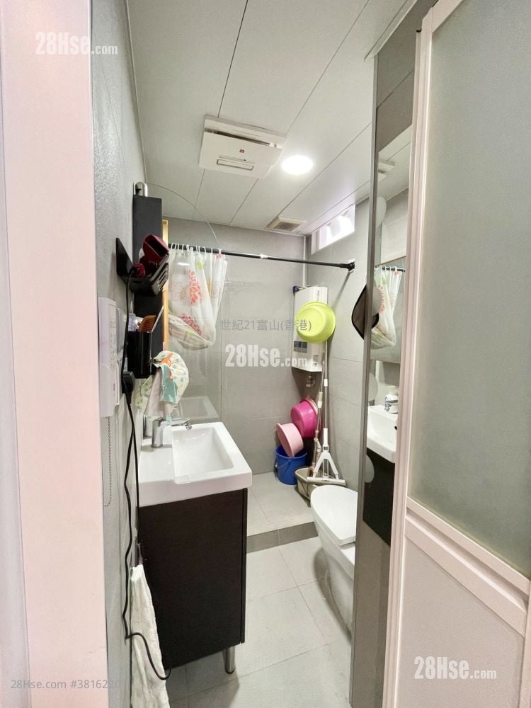 Lower Wong Tai Sin Estate Sell 2 Bedrooms , 1 Bathroom 385 ft²