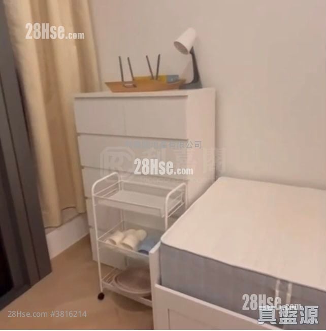 Novum West Rental Studio , 1 Bathroom 216 ft²