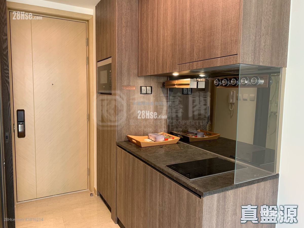 Novum West Rental Studio , 1 Bathroom 216 ft²