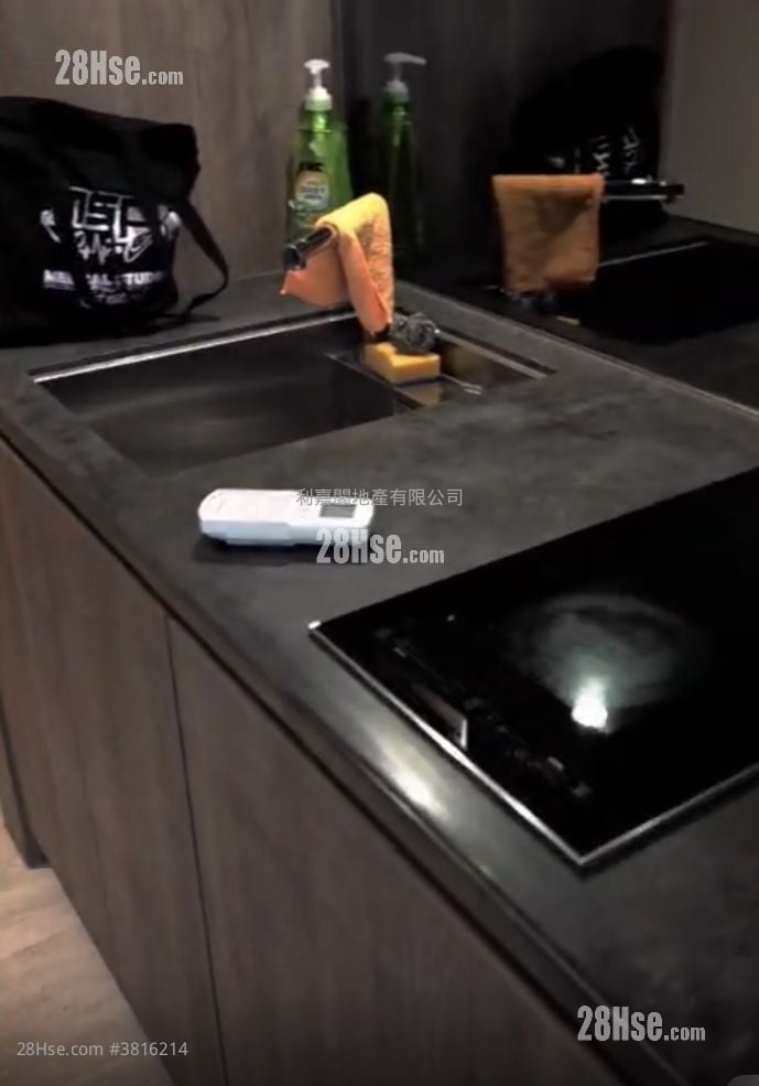 Novum West Rental Studio , 1 Bathroom 216 ft²