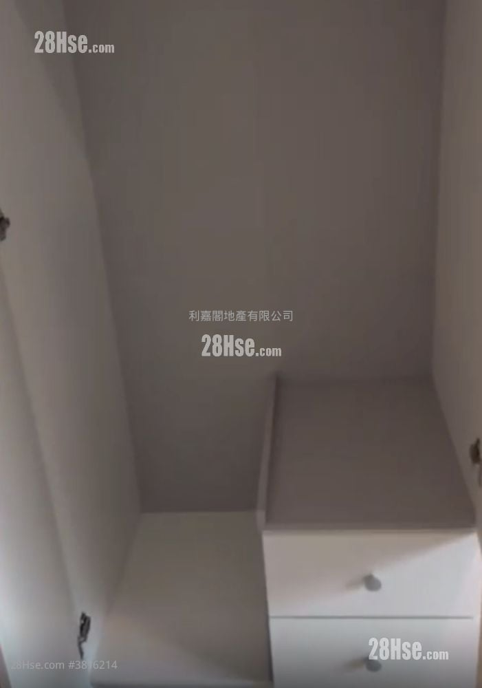 Novum West Rental Studio , 1 Bathroom 216 ft²