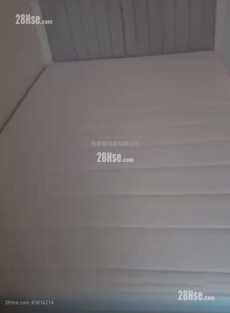 Novum West Rental Studio , 1 Bathroom 216 ft²