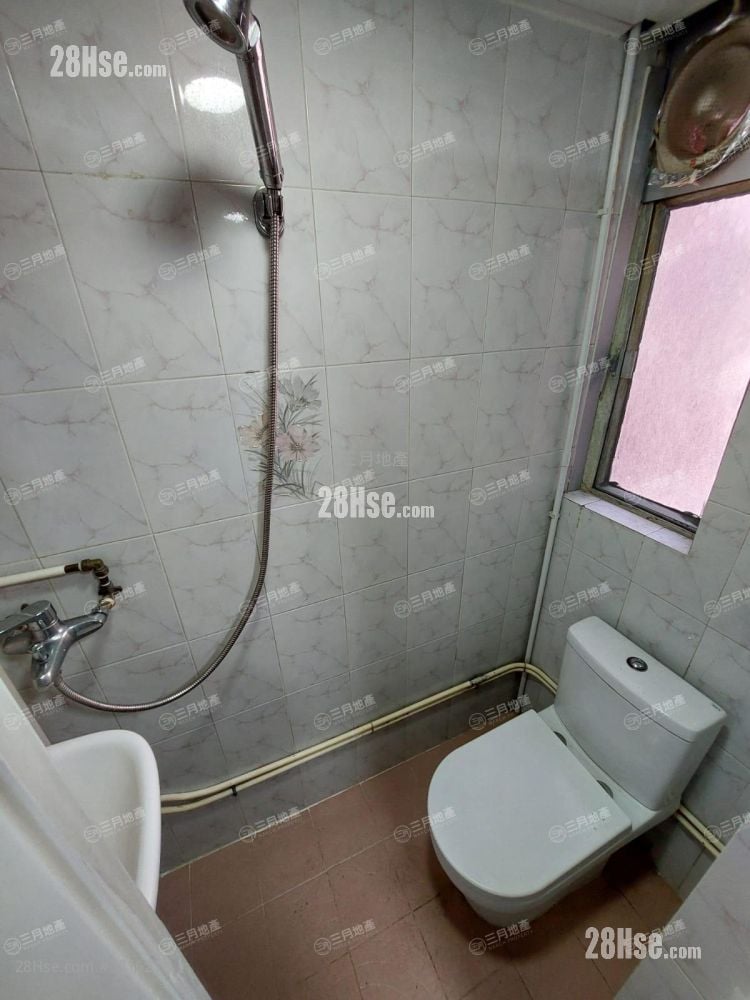 长辉大厦 售盘 1 房 , 1 浴室 269 平方尺