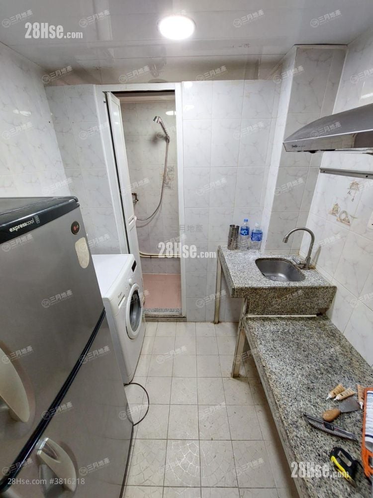 长辉大厦 售盘 1 房 , 1 浴室 269 平方尺