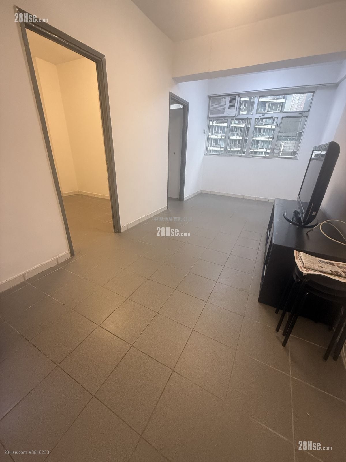 Garden Building Rental 2 Bedrooms , 1 Bathroom 429 ft²