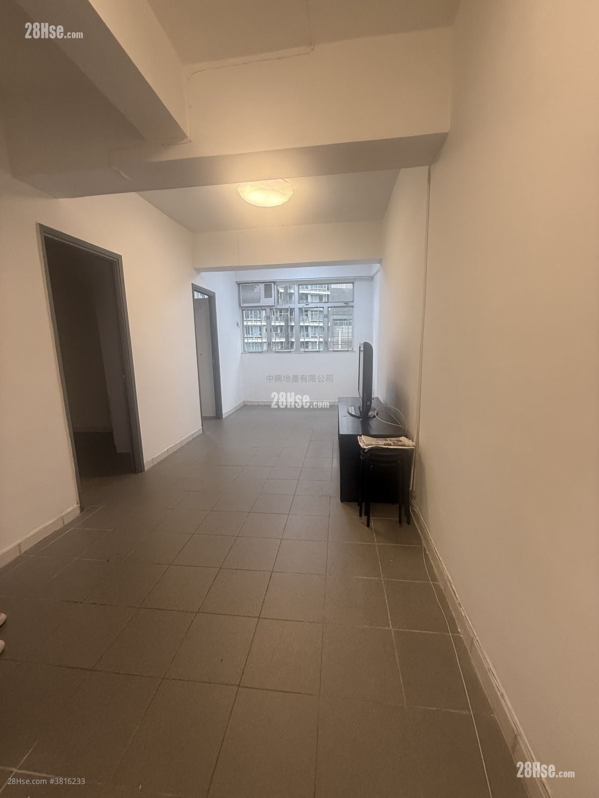 Garden Building Rental 2 Bedrooms , 1 Bathroom 429 ft²